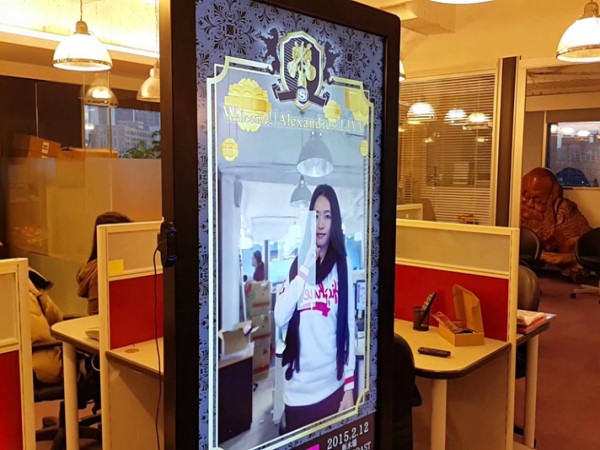  The interactive system of buttoning and photographing - Suzhou Curious Digital Technology