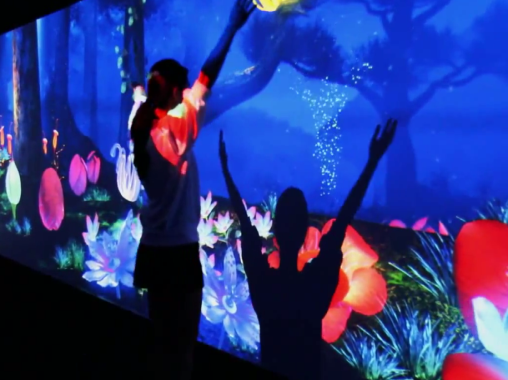  Wall projection body feeling interaction - Suzhou Curious Digital Technology