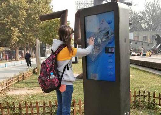  Application scenarios of touch integrated machine in scenic spots