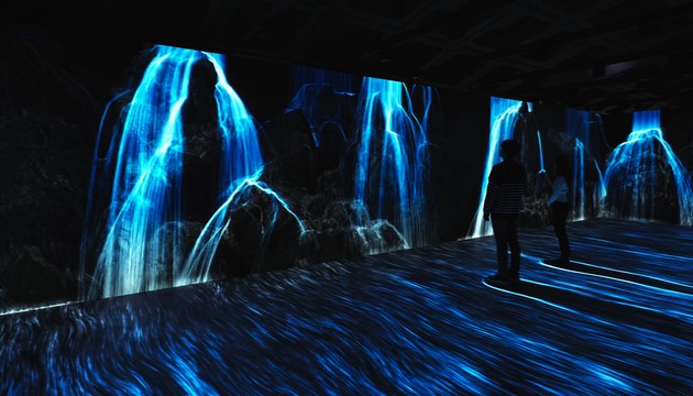  Immersive projection interaction - curious digital technology