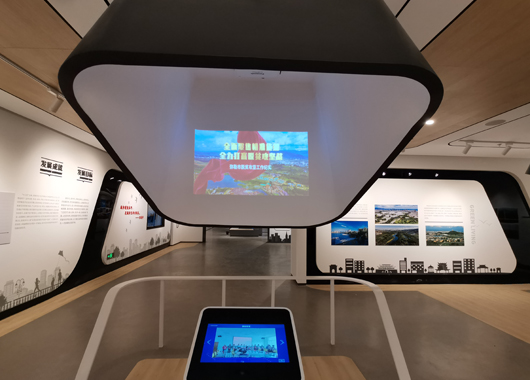  The application of dual screen interaction and dual screen linkage in the exhibition hall - Curious Digital Technology