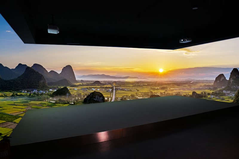  Folding screen projection design solution for multimedia exhibition items in exhibition hall - Suzhou Curious Digital Technology