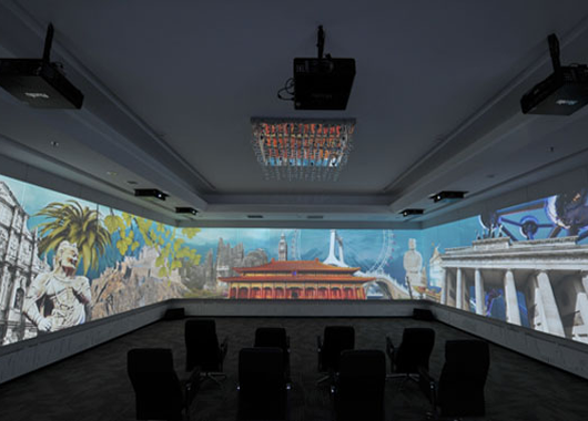  Application scenario of folding screen projection in conference room