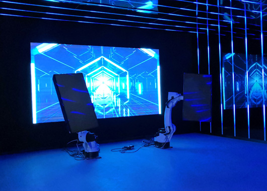  Application scenario of robot arm+led display in digital exhibition hall