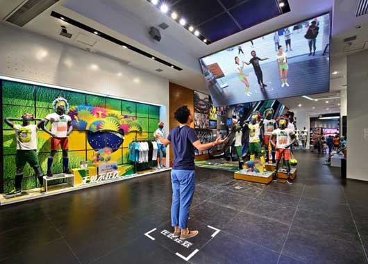  Application scenarios of AR AR enhancement and large screen interaction in shopping malls, experience halls, large-scale concerts and other activities