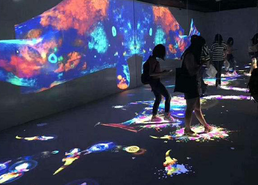  Application scenario of immersive projection in shopping malls and hotels