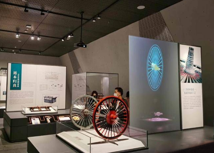  Multimedia in Museum Exhibition Hall - Curious Digital Technology