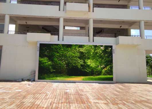 Application scenarios of LED display screen and electronic splicing screen in schools, hospitals and institutions